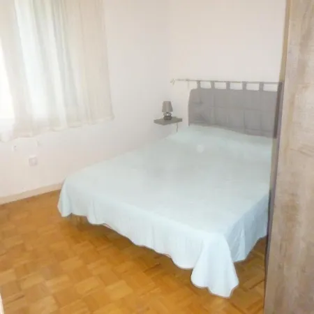 - Zone Piétonne - Garage - Clim - 2 4 à 6 Personnes - Wifi * Sanary-sur-Mer